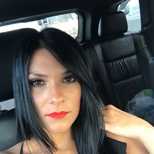 Meet your Posher, Dana